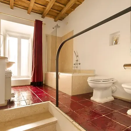Residenza Frattina 4*