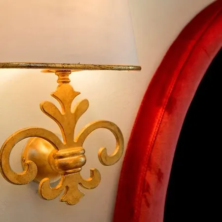 Residenza Frattina 4*