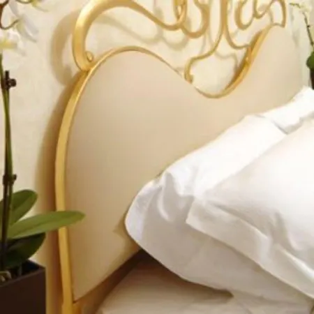 Residenza Frattina 4*