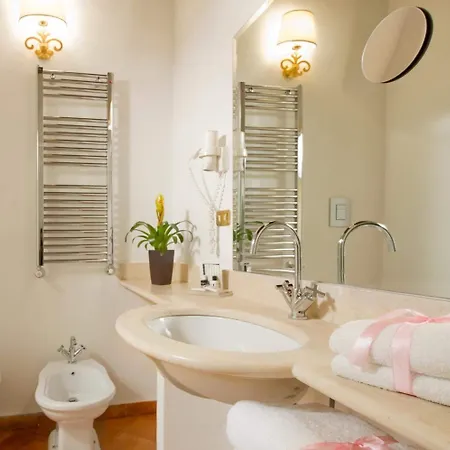 Residenza Frattina 4*