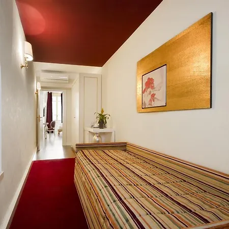 Vendégház Residenza Frattina 2*
