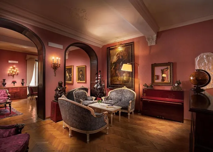 Residenza Frattina 4*