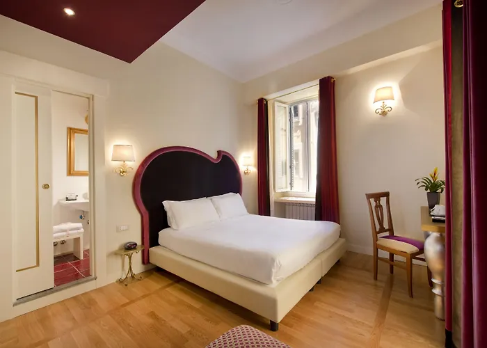 בית הארחה Residenza Frattina 4*