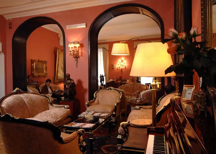 בית הארחה Residenza Frattina רומא