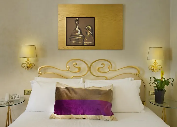 בית הארחה Residenza Frattina רומא