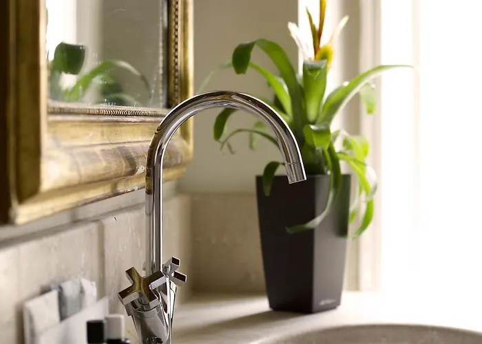 Residenza Frattina 4*