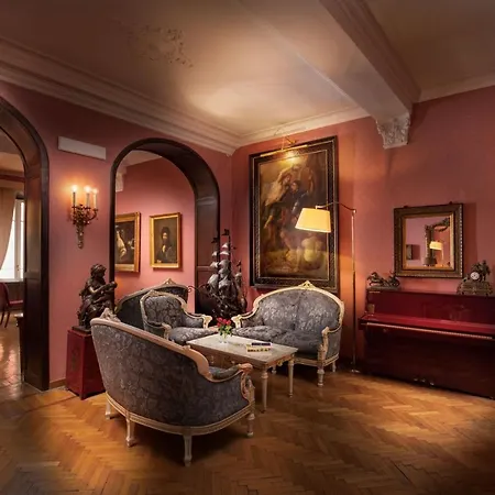 Residenza Frattina 4*